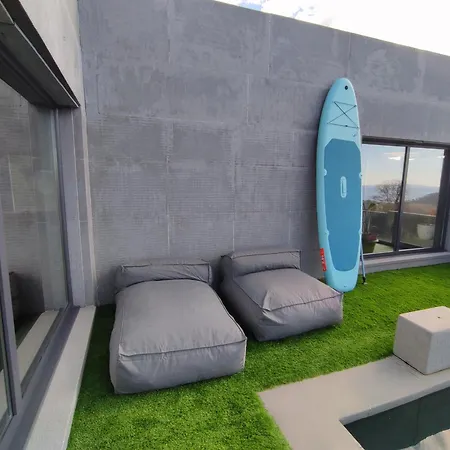 Black House Piscina Climatizada ヴィラ *