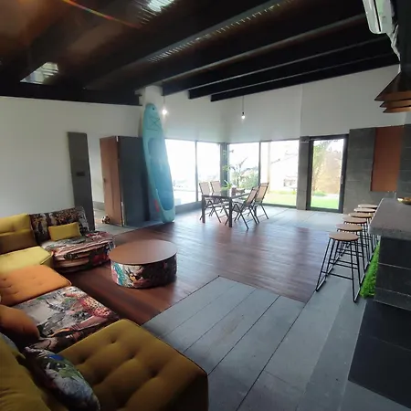 Blackhouse Piscina Climatizada * Pontevedra