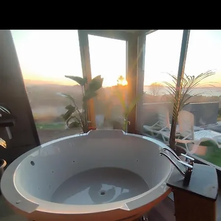 Blackhouse Piscina Climatizada Villa *