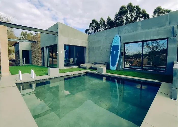 Black House Piscina Climatizada