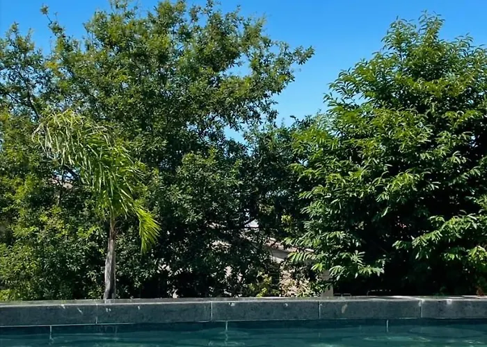 ヴィラ Black House Piscina Climatizada ポンテベドラ