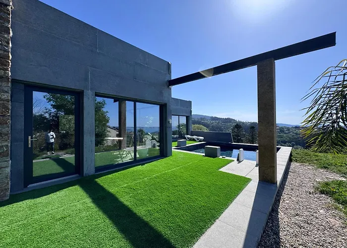 ヴィラ Black House Piscina Climatizada ポンテベドラ